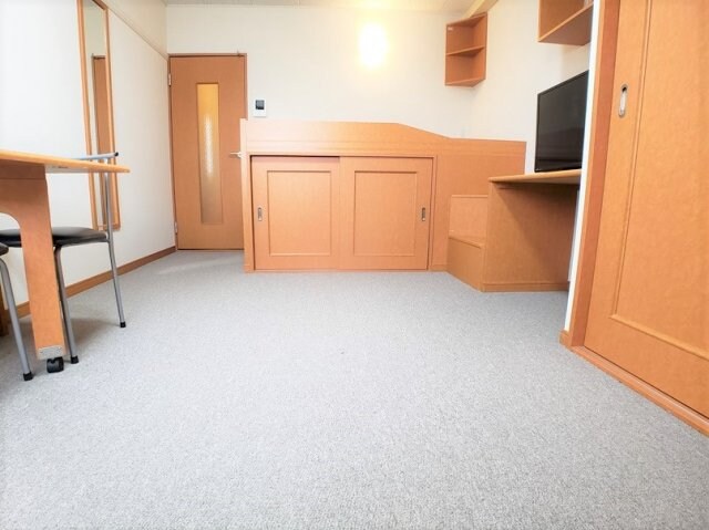 物件内観写真6　(ゆとりある８畳以上のお部屋)