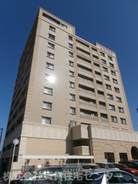 アリストスクエア和歌山ステーション外観写真