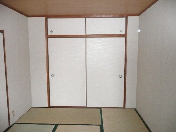 寝室(同仕様)
