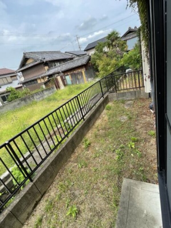バルコニー(同仕様：庭)