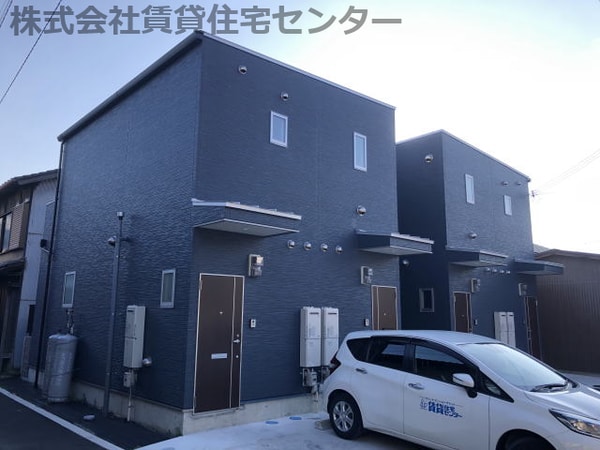外観(施工例※実際の建物とは、外壁、窓の開口部の位置等のデザインが)