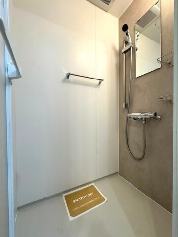 物件内観写真8　(シャワールーム)