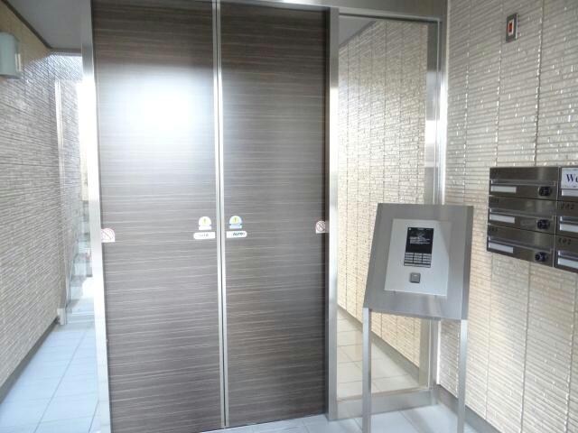 物件外観写真5　(オートロックです。)