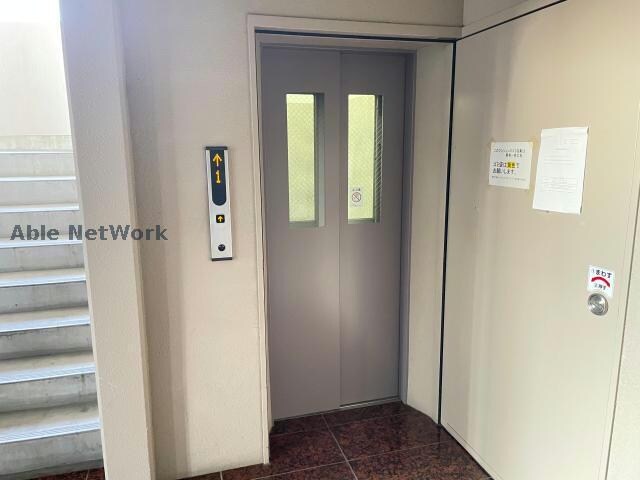 物件外観写真8　(エレベーター)