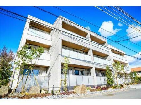 シャーメゾンキャメリア外観写真