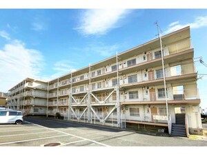 ビレッジハウス私部5号棟外観写真