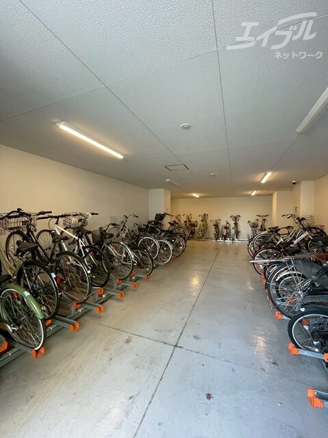 物件外観写真6　(駐輪場)