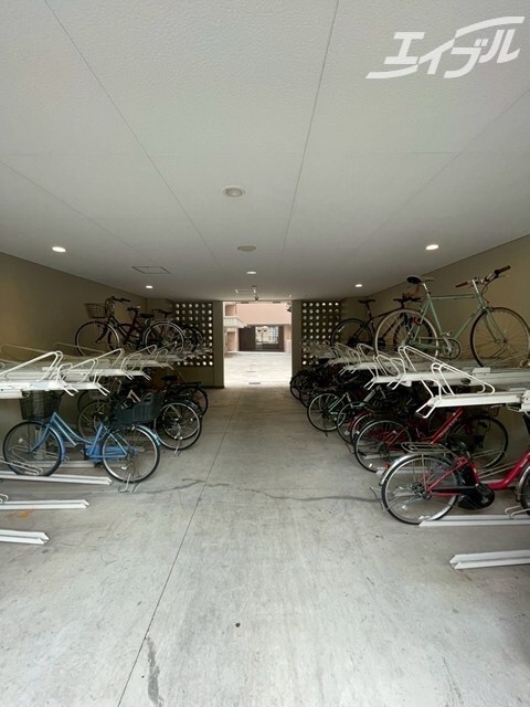 物件外観写真5　(駐輪場)