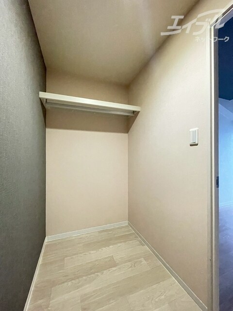 物件内観写真10　(WIC収納付き)