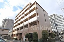 大阪メトロ御堂筋線 西中島南方駅 6階建 築32年の外観写真