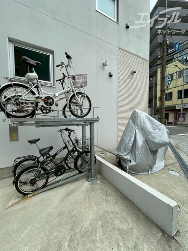 駐車場(駐輪場＆バイク置き場完備!)
