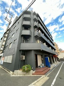 大阪メトロ御堂筋線 西中島南方駅 5階建 築49年の外観写真