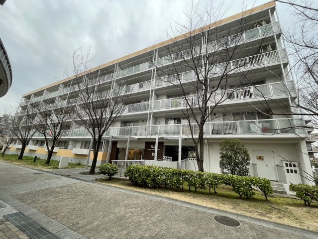 アーベイン東三国15号棟