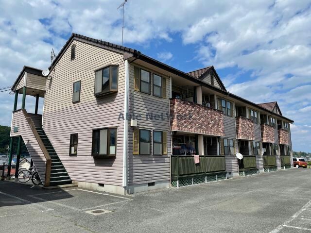 リバーヒルズの物件外観写真