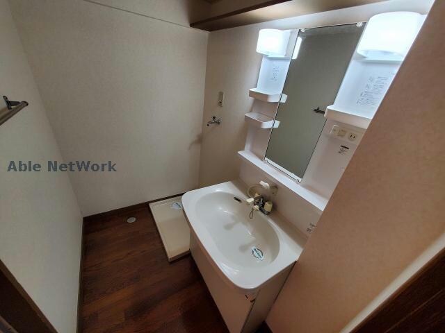 物件内観写真19　(洗面化粧台独立・防水パン)