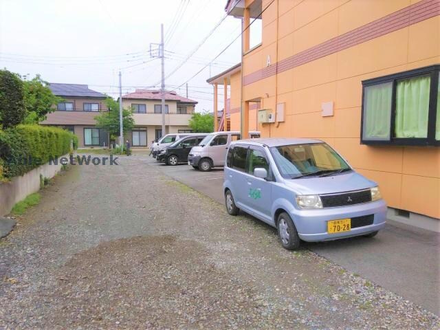 物件外観写真4　(閑静な住宅街にあります)