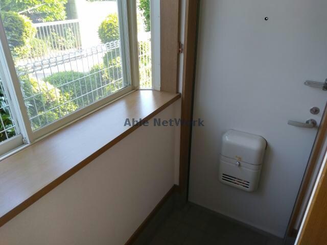 物件内観写真11　(窓があり明るいです)