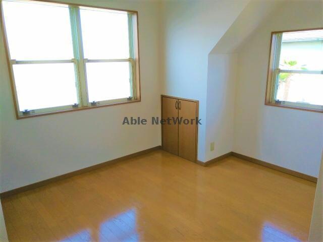 物件内観写真13　(北側の洋室です)