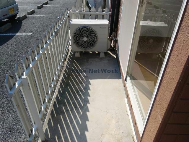 物件内観写真18　(1階テラスです)