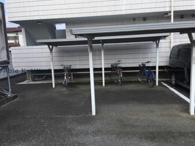 駐輪場(屋根付きで安心です。)