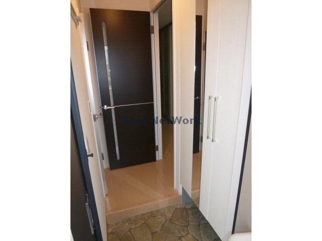 物件内観写真6　(玄関)