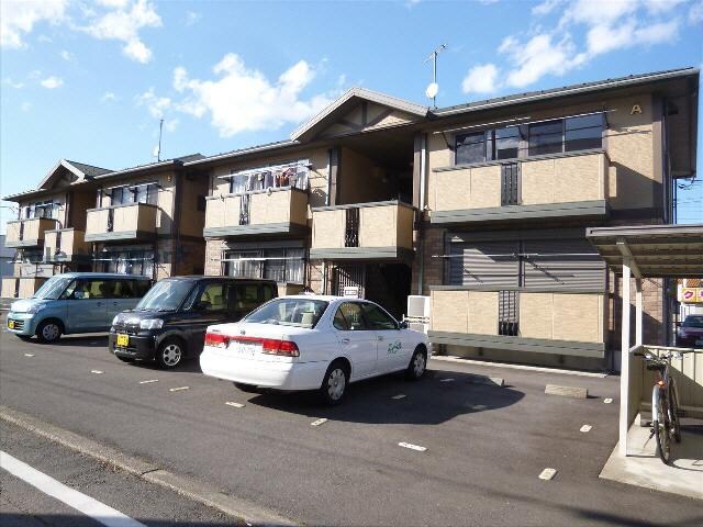 物件外観写真1　(きれいな外観です。)