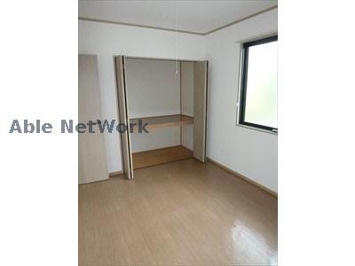 物件内観写真9　(落ち着いた色合いです。)