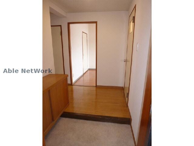 物件内観写真4　(玄関)