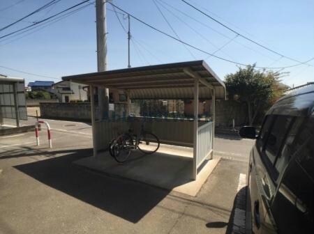 物件外観写真3　(敷地内駐輪場)