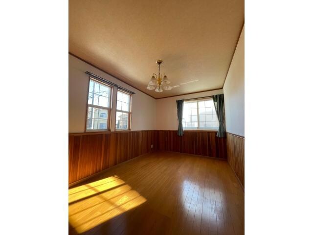 物件内観写真4　(陽当たり良好！)