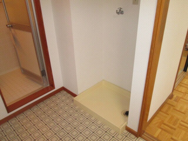 物件内観写真9　(洗濯置き場)