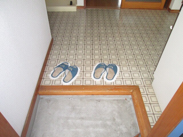 物件内観写真14　(玄関)