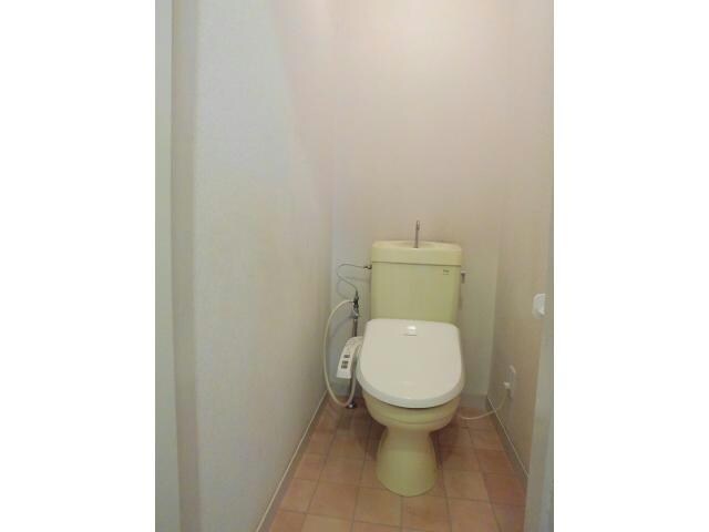 物件内観写真5　(温水洗浄便座付)