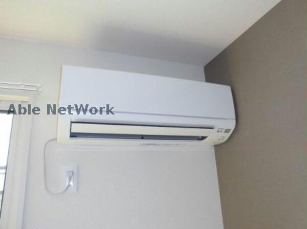 空調設備(エアコンは必需品)