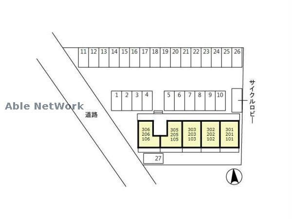 物件外観写真2　(敷地内駐車場)