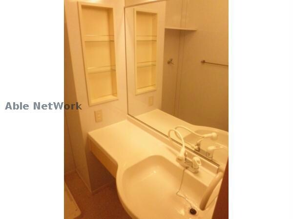 物件内観写真10　(嬉しい独立洗面台)