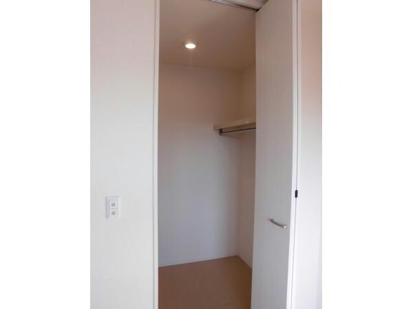 物件内観写真12　(安心の収納量)