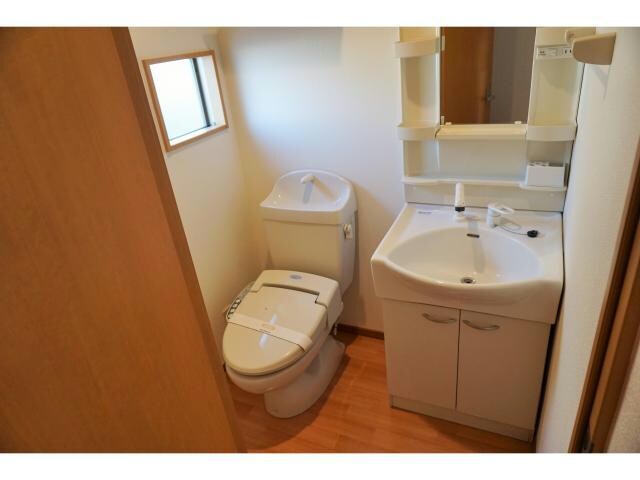 物件内観写真6　(嬉しい独立洗面台)