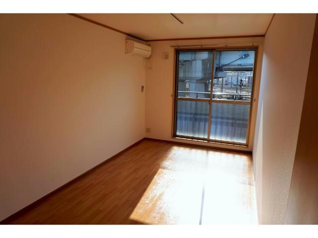 物件内観写真8　(日差しが差し込みます)