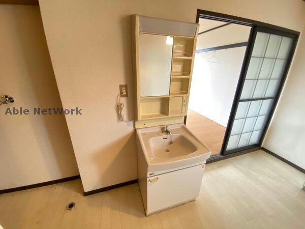 洗面所・脱衣所(独立洗面化粧台です)