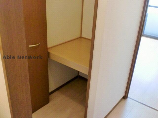 物件内観写真10　(収納箇所あります)