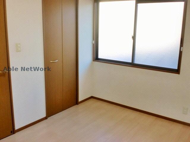 物件内観写真12　(明るい居室です)
