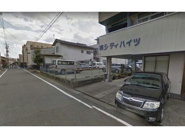 エントランス部分(建物入口)