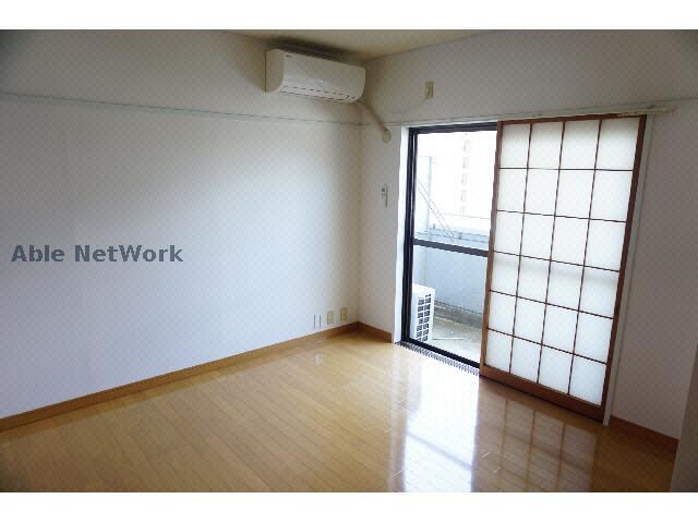 物件内観写真12　(エアコンは必需品)