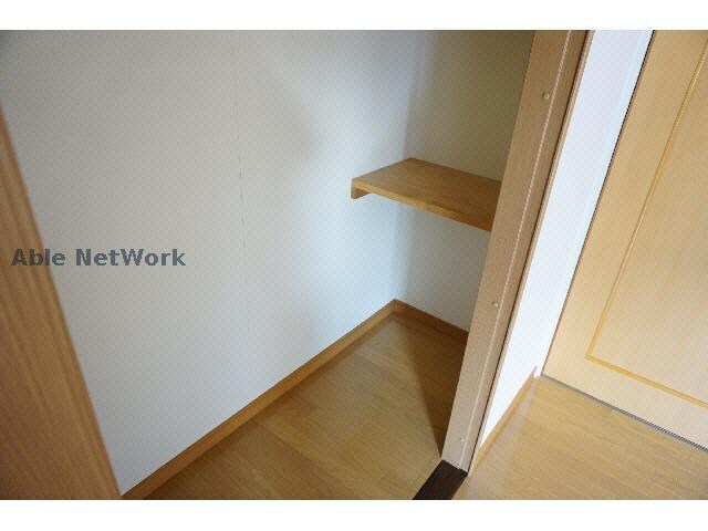 物件内観写真14　(落ち着いた色合いです)