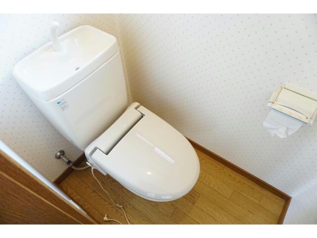 物件内観写真12　(きれいなトイレです)