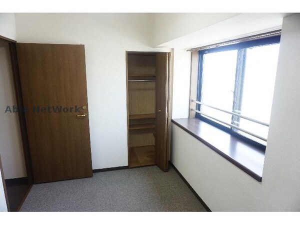 居室(明るい室内です)