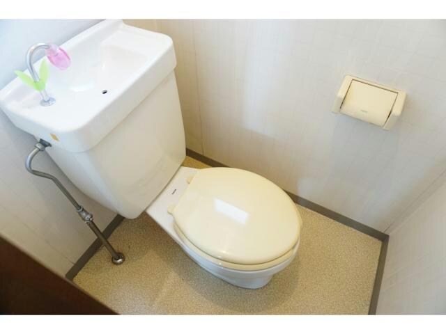 物件内観写真8　(きれいなトイレです)