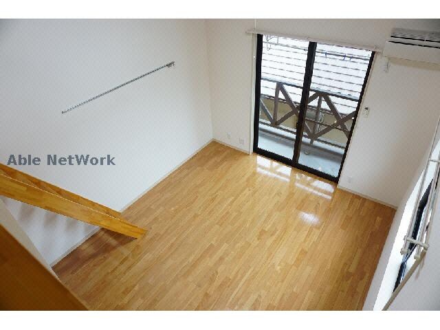 物件内観写真9　(ロフトからの室内)