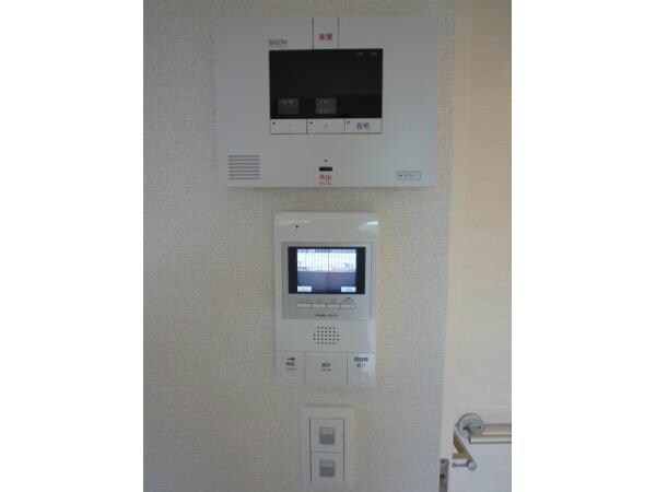 物件内観写真7　(TVモニター付きインターホン)